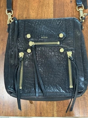 Bandolera BOTKIER LOGAN MESSENGER NUEVA CON ETIQUETAS negra con cremallera y bolsa antipolvo venta al por menor: $298 Foto 1 de 4