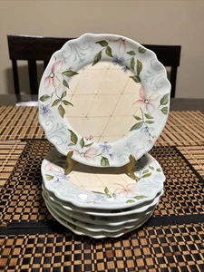 Lot 6 Hand Painted Vintage ZRIKE Garden Bouquet 8” Round Collectible Plates - Picture 1 of 10