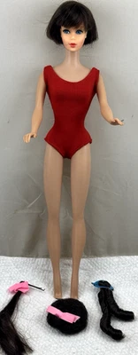 VINTAGE 1960's MATTEL BRUNETTE HAIR FAIR STRAIGHT LEG BARBIE DOLL W HAIRPIECES - Image 1 of 4