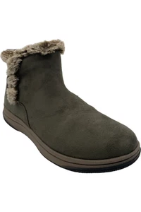 Clarks Cloudsteppers Faux Fur Slip On Boots Breeze Fur Dark Olive - Picture 1 of 3