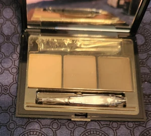 Brow Kit 3 Shades/Tweezer/2 Brushes - Picture 1 of 2