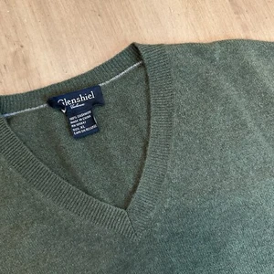 MENS GLENSHIEL V NECK SWEATER SIZE XL 100% CASHMERE GREEN SOLID PULLOVER READ - Picture 1 of 8