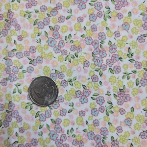 Vtg Petite Flowers Cotton Blend Fabric 1/2yd x 44 Quilt Crafts Journal - Picture 1 of 4