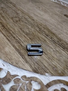 2009-2017 CHEVROLET TRAVERSE LS "S" REAR EMBLEM LOGO BADGE SYMBOL - Picture 1 of 2
