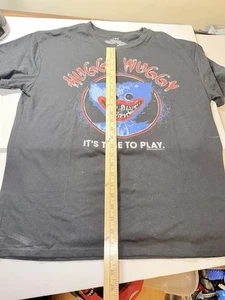 Camisa Poppy Playtime Huggy Wuggy "It's Time To Play" Negra Unisex - Grande - Imagen 1 de 5