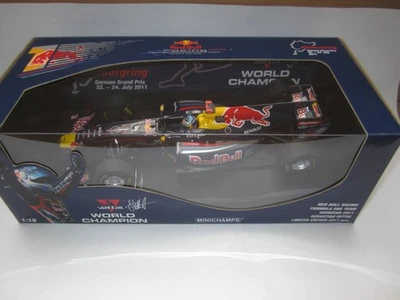 PMA Minichamps 1/18 Red Bull RB7 Nurburgring GP di Germania 2011 Vettel Showcar - Immagine 1 di 4