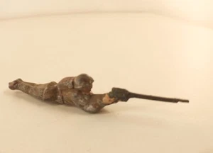 Soldat français couché au fusil en métal ancien 55 mm - Imagen 1 de 8