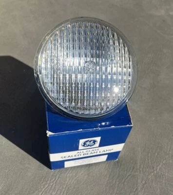 GE 4627 100W 28V  Aviation Lamp/bulb - Image 1 of 4