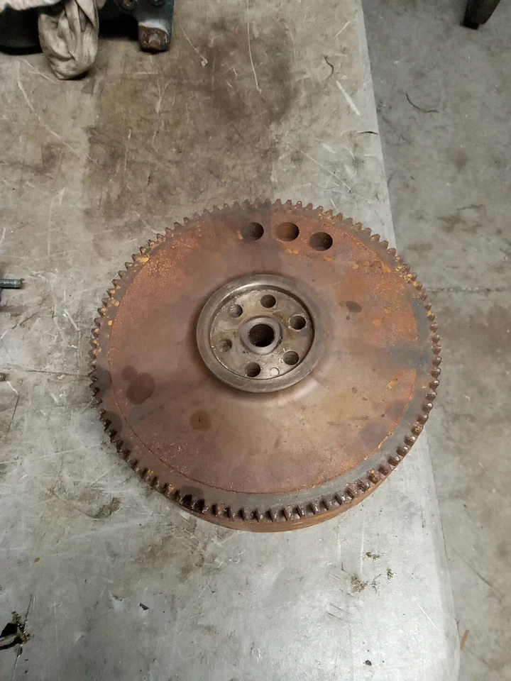 KUBOTA D1402 DIESEL ENGINE FLYWHEEL  - Image 1 of 3
