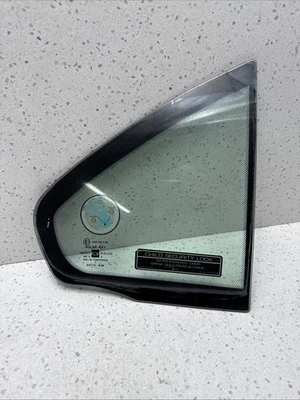 1999-2005 PONTIAC GRAND AM SEDAN REAR RIGHT SIDE DOOR QUARTER WINDOW VENT GLASS Foto 1 de 4