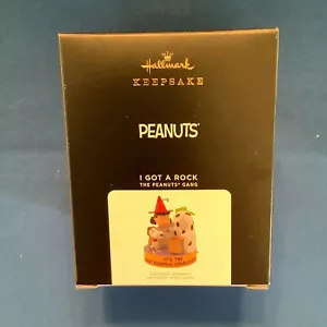 2021 Hallmark I GOT A ROCK Peanuts Magic Ornament - Picture 1 of 2