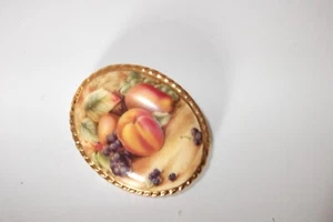 ROYAL WORCESTER CHINA 5 CM  BY 4CM OVAL GILT ROPE EDGE BROOCH WITH FRUITS DESIGN - Picture 1 of 8