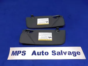 08 2008 Ford Mustang GT500 Convertible Sunvisor Sun Visors Brackets OEM E86 - Bild 1 von 15