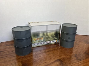 1/6 Dragon Models WWII German Metal Oil Drums DAK in Gray Diorama Set 71007 Box - Bild 1 von 6