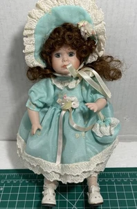 Carol Anne Puppen von Bette Ball Goebel Original limitierte Auflage 9 Zoll Porzellanpuppe - Bild 1 von 12