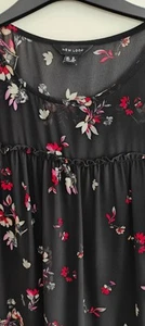 New Look Gorgeous Black and Red Floral Blouse Size 16 - Picture 1 of 7