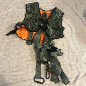 Cabellas Safety Vest Xl For Tree Blind Hunting Orange And Camo Nice - Picture 1 of 7