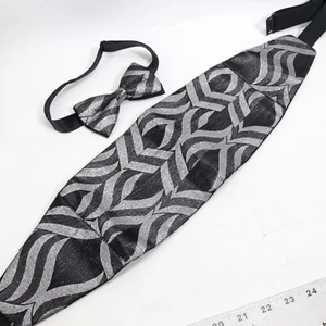 Formal Mens 100% Silk Bow Tie & Cummerbund Set Pleated Geo Abstract Silver Black - Picture 1 of 14
