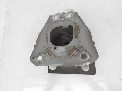 Кронштейн для заднего пассажирского бампера Toyota C-Hr 2018-2020 годов выпуска 52015-F4010 сделано в Турции. - Изображение 1 из 4