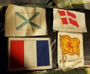 4 Vintage Cigarette Tobacco Silk National Flags (ca. 1912 - 1915.) Lot5