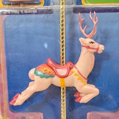 老式 1990 年火柴盒旋转木马系列 Rudy & Charm 套装未开封玩具驯鹿 — 第 1/4 张图片