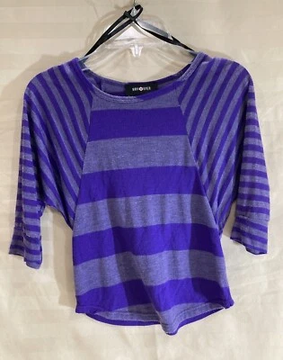 Blusa Retro Amy Byer Niñas Oscuro/Púrpura Claro Rayas Manga 3/4 Talla Pequeña 7/8 Foto 1 de 4
