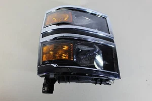 OEM 14 15 SILVERADO 1500 RIGHT PASSENGER HEADLIGHT - 1 TAB DAMAGED - Picture 1 of 16