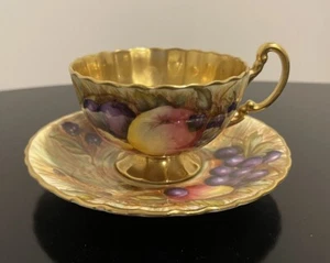 Taza de té y platillo Aynsley Fruit Orchard dorado pintado a mano firmado - Imagen 1 de 7