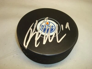Patrick Maroon Signed Edmonton Oilers Hockey Puck Autographed 1D - Picture 1 of 2