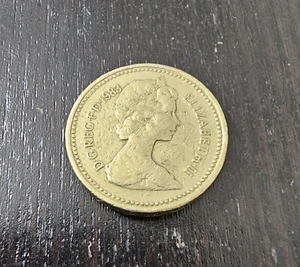 1983 QUEEN ELIZABETH II ONE POUND COIN RARE proof (up side down Writing On Edge) - Picture 1 of 3