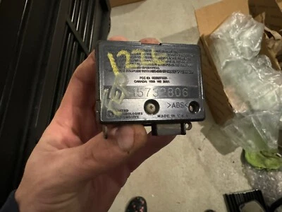 1998-2001 Chevy S10 Silverado GMC Sonoma Sierra Theft-Locking Module 15732806 - Image 1 of 4