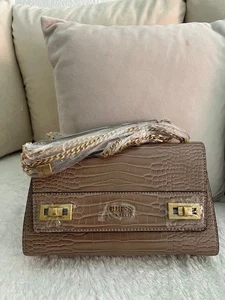 Guess Katey Flap Shoulder Bag in Kroko-Optik REDUZIERT - Bild 1 von 3