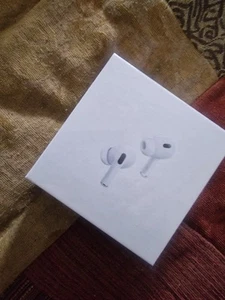 apple airpod 2nd gen With Charging Unit. - Photo 1 sur 4