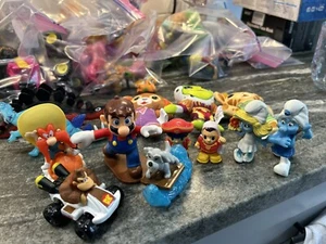 Lote de figuras de acción transformadores, pitufos, mlp, tortugas, dinosaurios enorme lote - Imagen 1 de 16