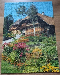 Puzzle quadro Villa con giardino fiorito - Grandezza 49,5 cm x 36,5 cm - Foto 1 di 2