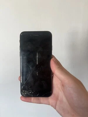 Apple iPhone 7 - 32GB - Black (O2) A1778 (GSM) - Image 1 of 4