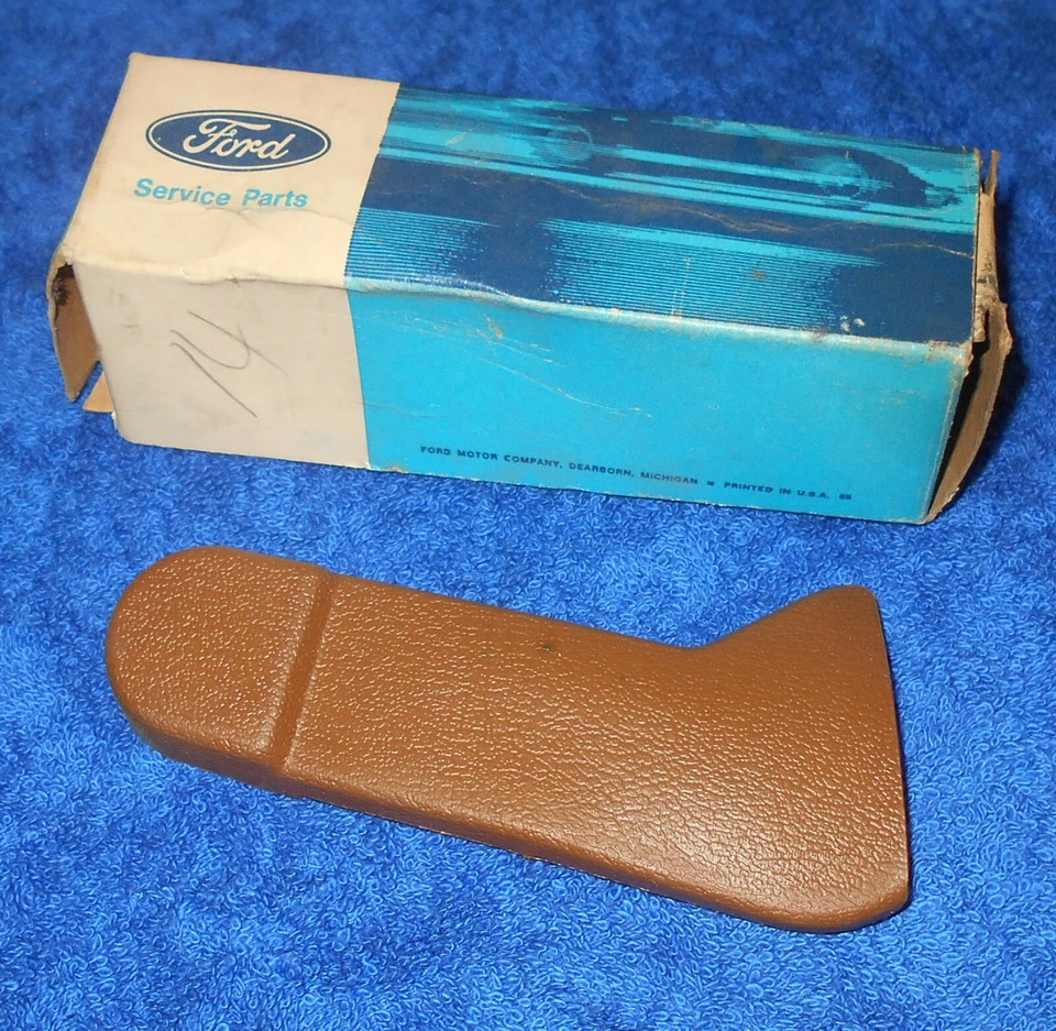 Monterey Custom Marquis Brougham 1971 1972 nuevo de Lote Antiguo LH Jengibre Cinturón de Seguridad Cubierta Bota  Foto 1 de 3