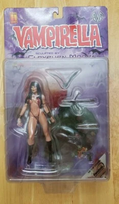 Boneco Vampirella Julie Strain exclusivo para fandom - Clayburn Moore Harris 2000 NOVO! - Imagem 1 de 4