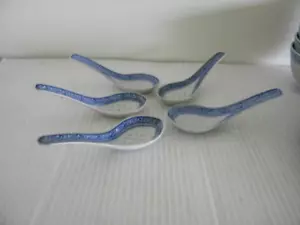 Set of 5 Vintage Jingdezhen China Rice Eye Grain Translucent Spoons - Picture 1 of 3