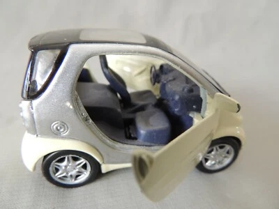 Smart G1 ty Coupe metal car 1/38 Maisto - Image 1 of 4