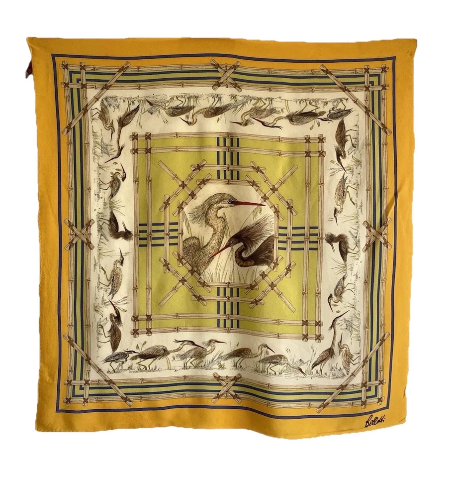 Cachecol feminino BELLOTTI de seda amarela estampa de garça feito na Itália 34"/34" boa con - Imagem 1 de 4