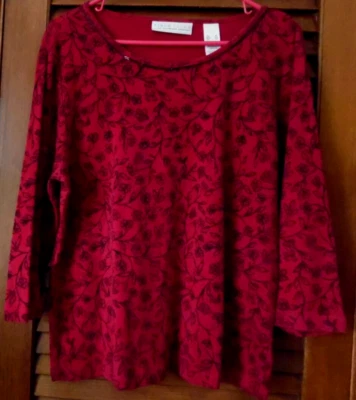 Camisa Floral Pequeña Primera Edición Roja y Negra Con Mangas Largas Talla XL Foto 1 de 3