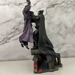 🌟 Figurine Batman VS Joker – Arkham Origins – Grande Statue 28cm Collection - Foto 1 di 7
