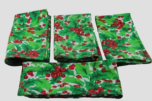 Christmas Holly Berry Cloth Napkins Set of 4 - Picture 1 of 5
