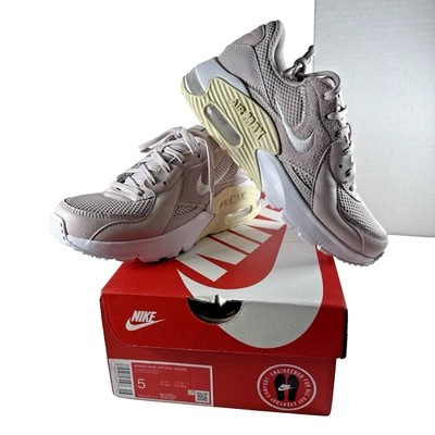NEW Nike Air Max Excee (PLATINUM VIOLET/WHITE-COCONUT MILK) Womens Sz 5 - Image 1 of 4