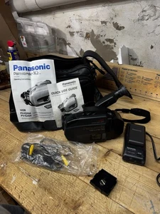 Panasonic Camcorder Palmcorder IQ PV-IQ304 VHSC mit Ladegerät - - Bild 1 von 15