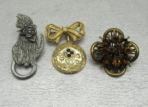 Lot 3 Vintage Designer Signed Brooches Pins Marcie Pewter Cat, Avon Dear, & Coro - Picture 1 of 10