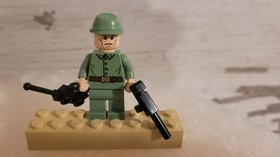 LEGO Indiana Jones Russian Guard Minifigure - 7626 7628 7627 w/ Gun Radio