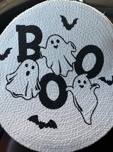 Set 4 tovagliette rotonde Martha Stewart 15" Boo Ghosts bianco e nero Halloween - Foto 1 di 5