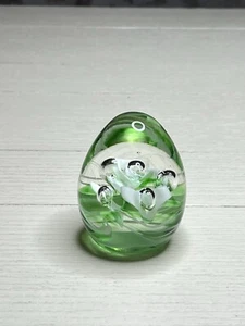 Art Glass Paperweight Egg Shaped Green & White Swirl Controlled Bubbles 3” - Picture 1 of 5
